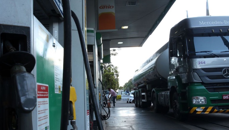 No acumulado do ano, o preço da gasolina já caiu 52,3% e o do diesel caiu 38%