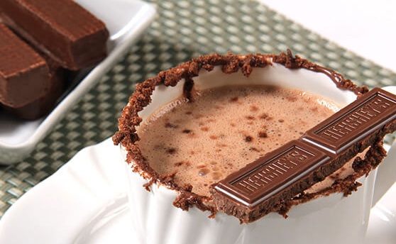 A Hershey's Company, gigante americana de chocolates, anunciou nesta quarta-feira uma expansão de seu programa Cocoa For Good, após ter atingido o compromisso de garantir que 100% do cacau em seus chocolates seja sustentável