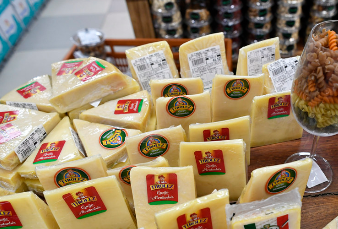 Fundada em Minas Gerais, a Tirolez conta com mais de 30 tipos de queijos e 120 SKUs