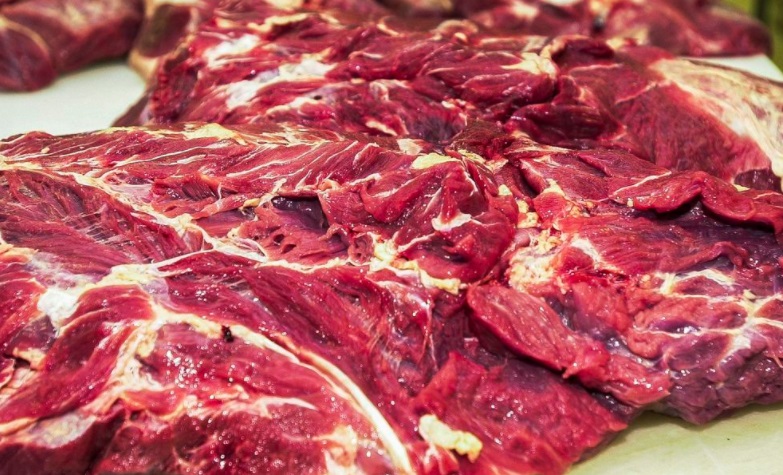 A Administração Geral de Alfândegas da China (GACC, na sigla em inglês) informou nesta sexta-feira, 14, que uma unidade de processamento de carne do Panamá suspendeu voluntariamente a exportação de seus produtos bovinos