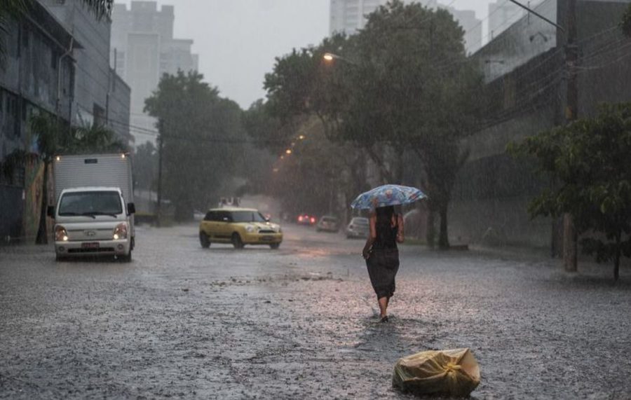 A Grande São Paulo deve enfrentar no fim desta tarde e no começo da noite chuvas com forte intensidade, segundo a Defesa Civil de São Paulo.
