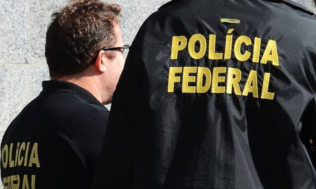 Policiais federais de cinco estados cumprem hoje (23) oito mandados de busca e apreensão