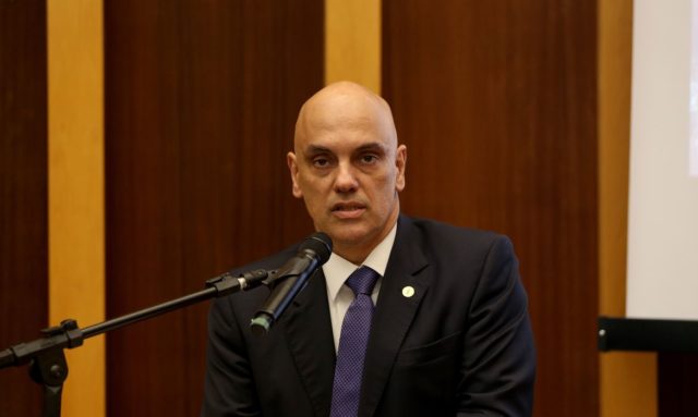 Moraes pautou seu discurso na falta de regulamentação das redes sociais, nos ataques à democracia e nos questionamentos em torno da credibilidade do sistema eleitoral