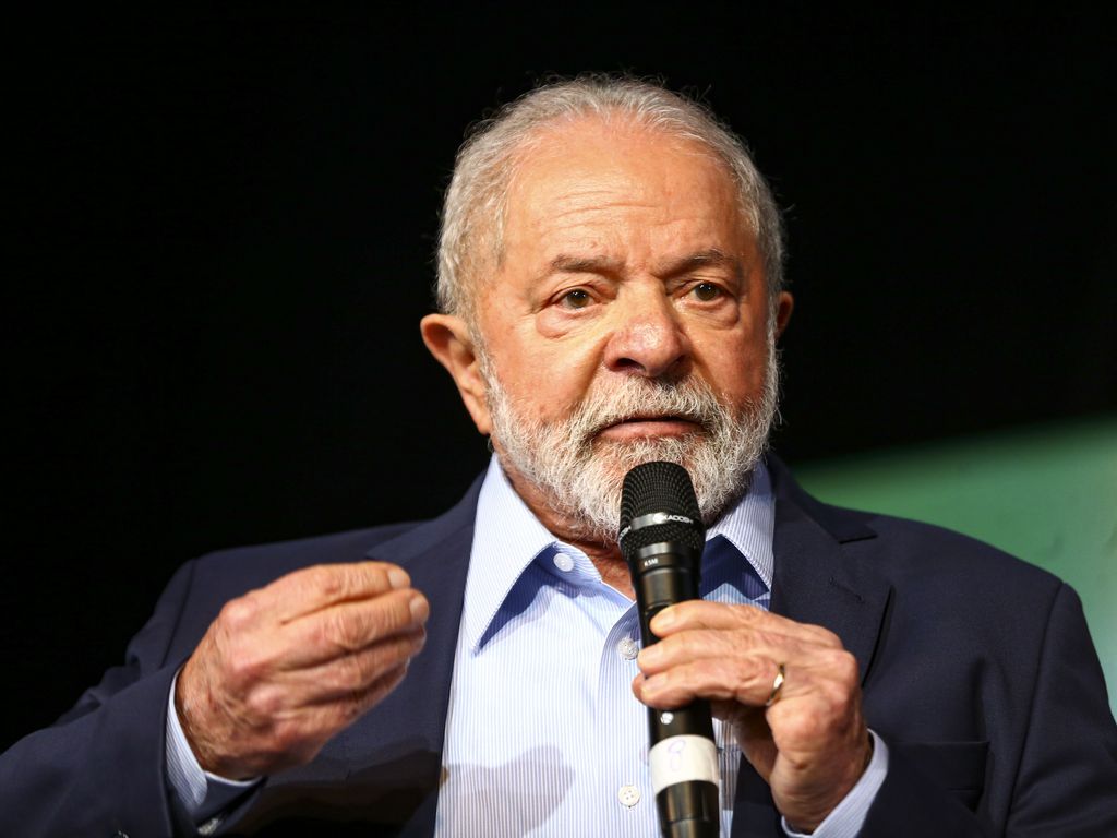 O presidente eleito, Luiz Inácio Lula da Silva, durante cerimônia de entrega do relatório final da transição de governo e anúncio de novos ministros