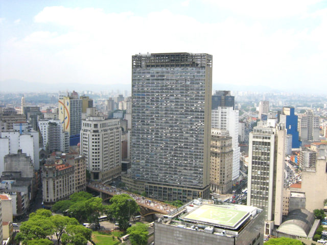 O empreendimento mais famoso deixado pelo patriarca é o edifício mais alto do centro de São Paulo, o Mirante do Vale
