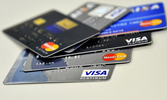 O juro do rotativo do cartão de crédito estava em 409,3% ao ano em média ao final de dezembro, a maior desde 2017