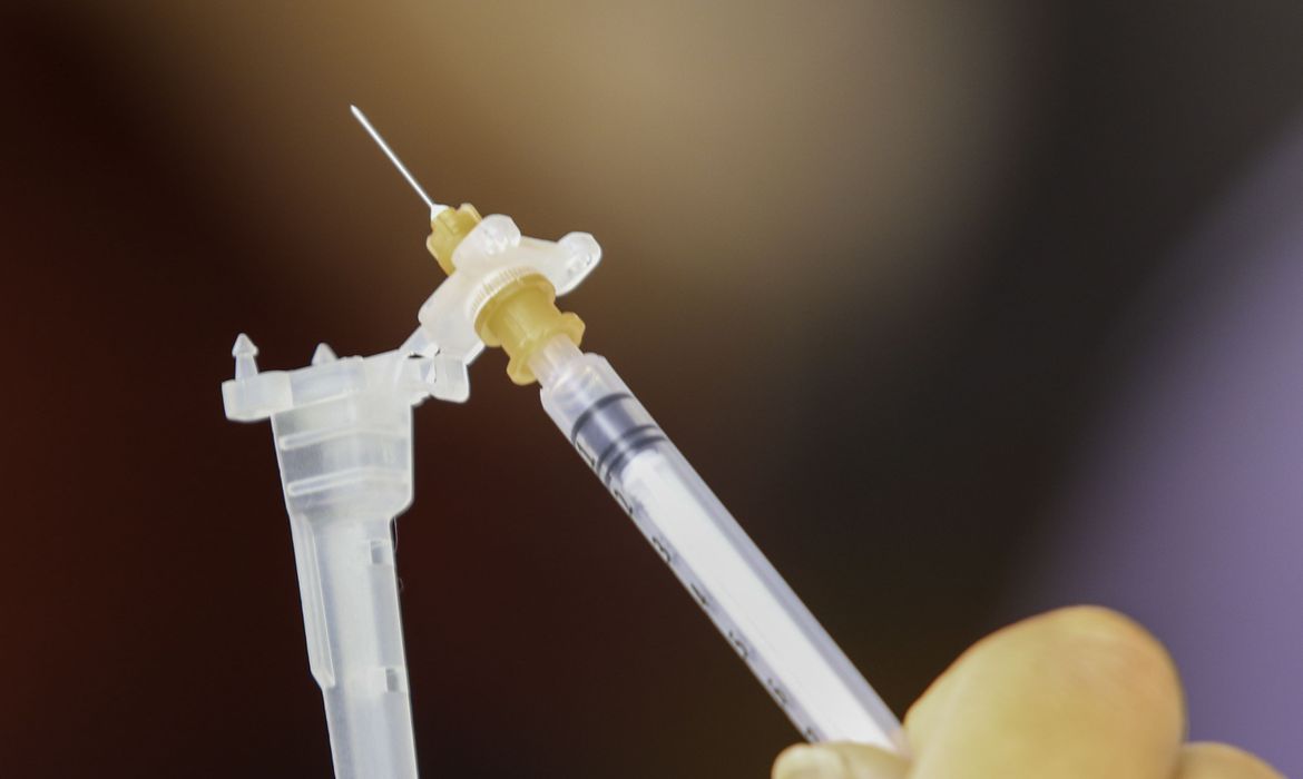 A vacina da febre amarela tem um período de 10 dias para criar anticorpos