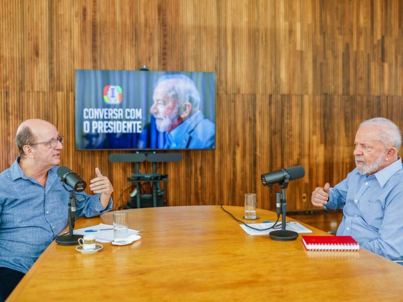Brasília (DF), 13.06.2023 - Presidente Lula conversa com o jornalista Marcos Uchoa na estreia do programa Conversa com o Presidente. Foto: Ricardo Stuckert/PR