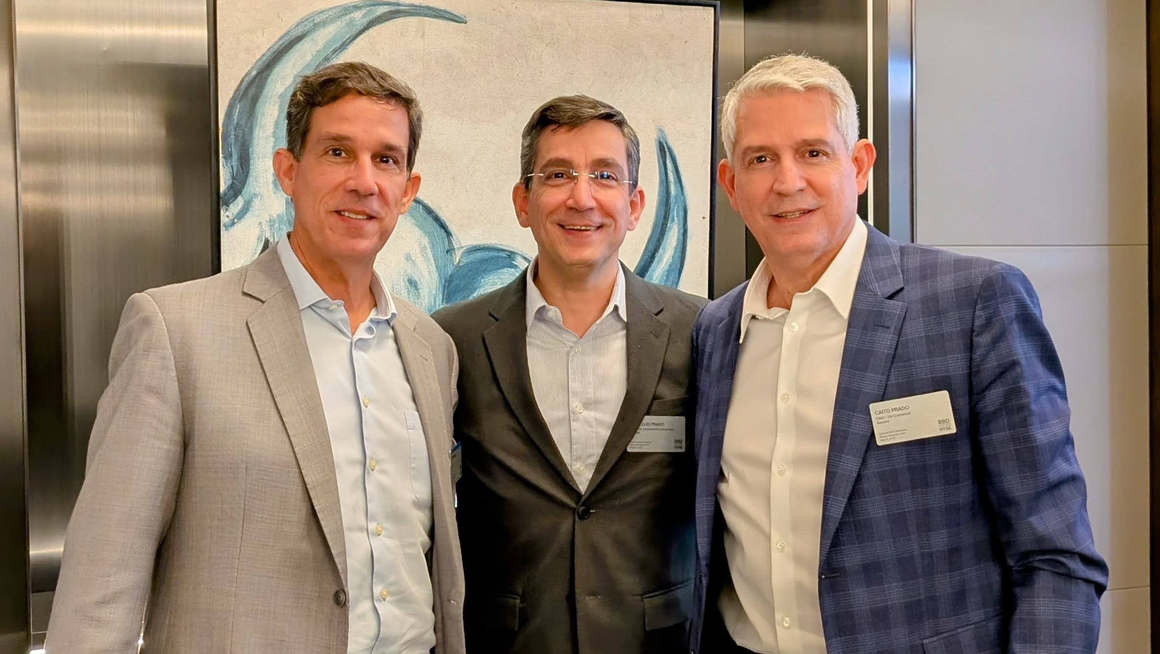 Os irmãos José Luís Prado (esq.), Tom Prado (centro) e Caito Prado (dir.), diretores da Itaueira